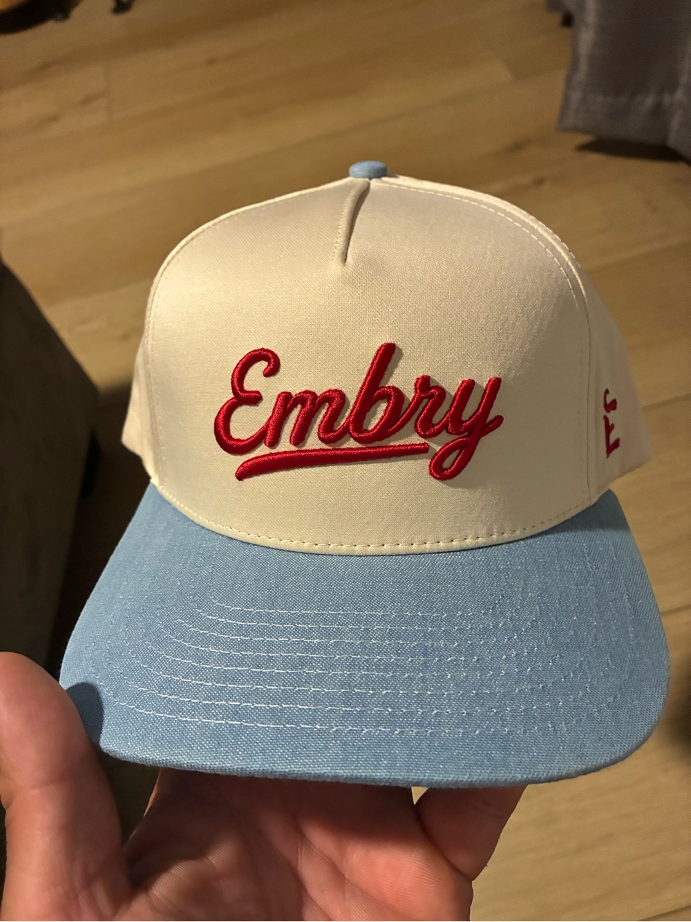 New Two-Tone Men’s Cap in Cream and Light Blue
